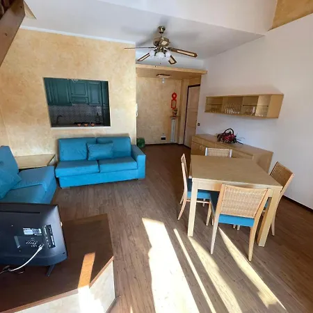 아파트 Apartment With Lake View